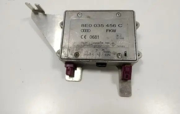 Audi A8 S8 D3 4E Aerial antenna amplifier 8E0035456C 09104112