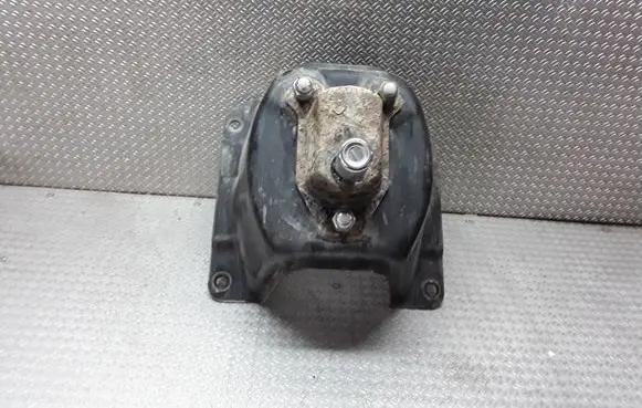 Suzuki Grand Vitara I Spare wheel mounting bracket 