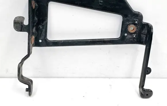 Audi Q7 4M Radiator mount bracket 4M0121262Q