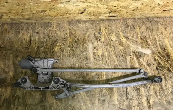 Ford C-MAX I Front wiper linkage and motor 335117504AG