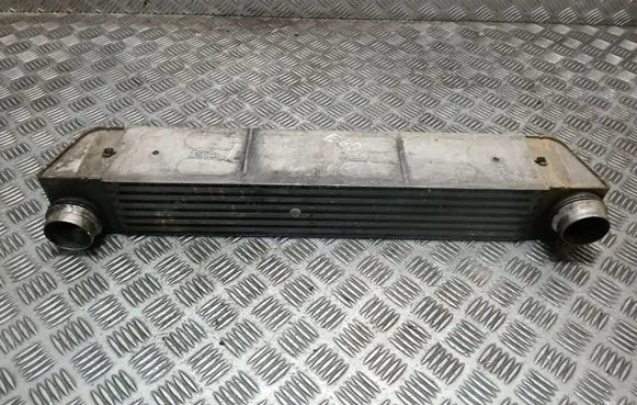 BMW 5 E60 E61 Intercooler radiator 7787446