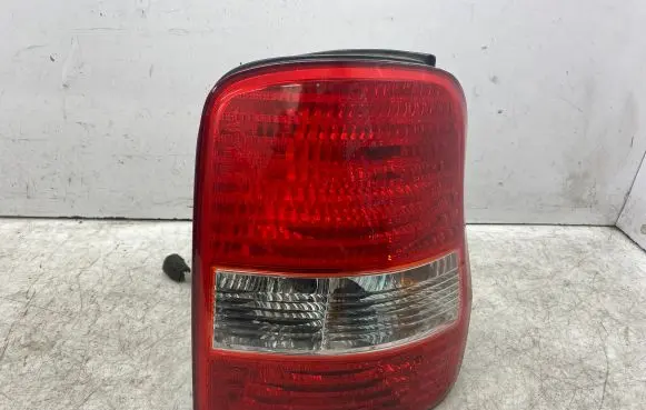 KIA Carnival Rear/tail lights E138483