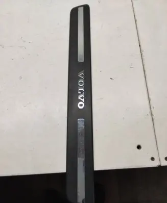 Volvo XC60 Front sill trim cover 31349213