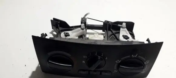 Mitsubishi Space Star Climate control unit MR914556 020401