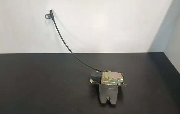 Volvo S80 Tailgate/trunk/boot lock/catch/latch 8652398