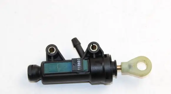 BMW Z4 E85 E86 Clutch master cylinder 6758822
