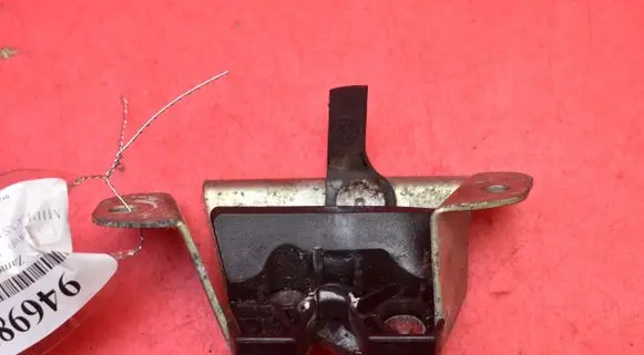 Toyota Aygo AB10 Tailgate/trunk/boot lock/catch/latch 69350-0H010