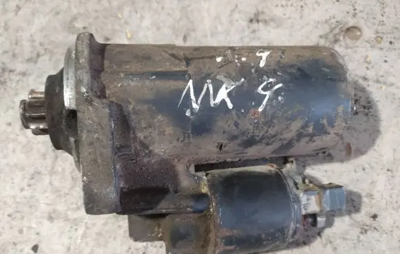 Volkswagen Golf IV Starter motor 0001121006