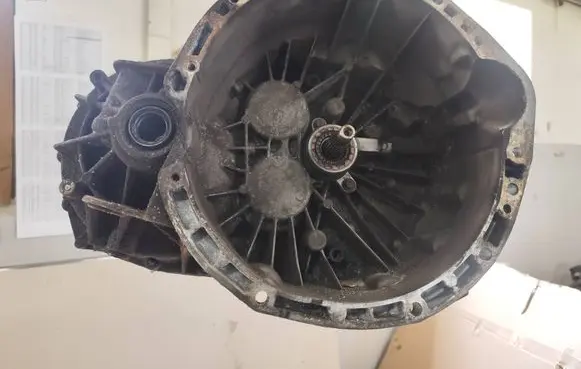 Opel Vivaro Manual 6 speed gearbox PF6024 8200956118 C103686