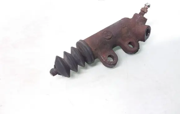 Toyota Avensis T250 Clutch slave cylinder 