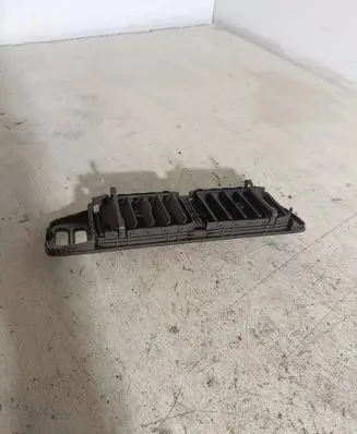 Volvo S70 V70 V70 XC Dash center air vent grill 9481651