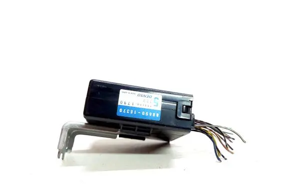 Toyota Yaris Other control units/modules 886501E370