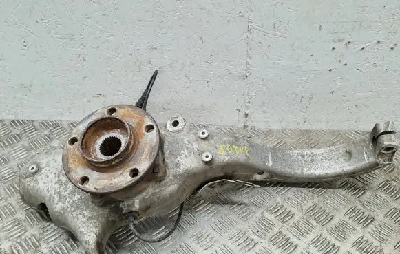 BMW X5 E70 Front wheel hub 31216773784 6773784 16193510R