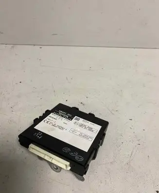 Toyota Auris 150 Door central lock control unit/module 8999002010 MB2325002333