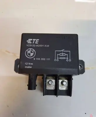 BMW X5 F15 Coolant fan relay 9198302 V23132A2001X30