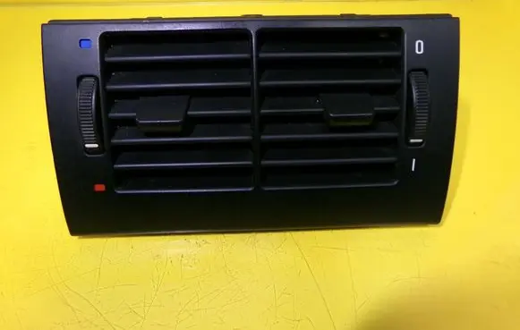 Rear air vent grill