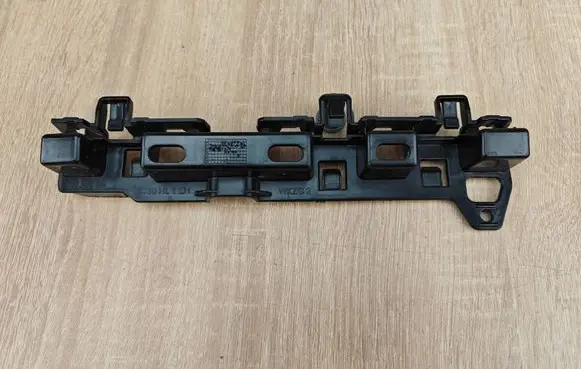 BMW 5 G30 G31 G38 Fender mounting bracket 7387341