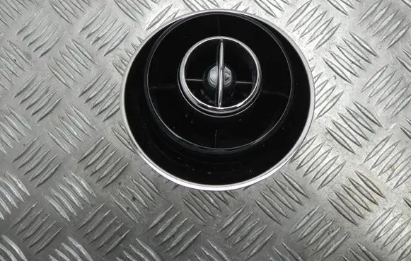 Jaguar XJ X351 Rear air vent grill AW9319K617AE T9095
