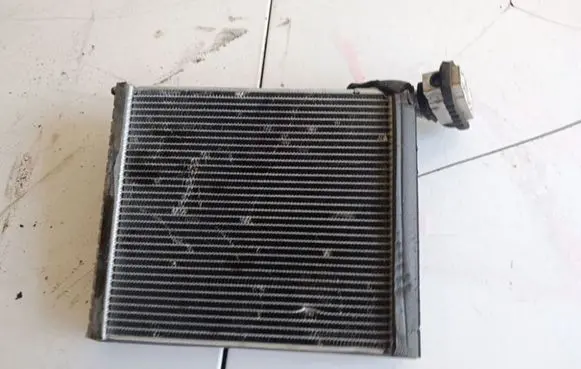 Toyota Auris 150 A/C cooling radiator (condenser)