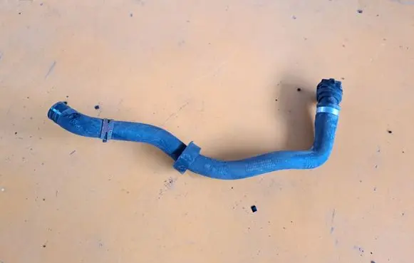 Mercedes-Benz E W212 Coolant pipe/hose A2128302396