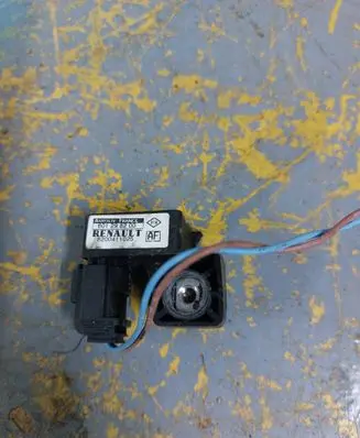 Renault Scenic II - Grand scenic II Airbag deployment crash/impact sensor 601298200 8200411025