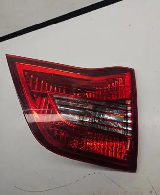 Volkswagen Routan Tailgate rear/tail lights 04575871AC 9D05BJ8895 3B505BJ