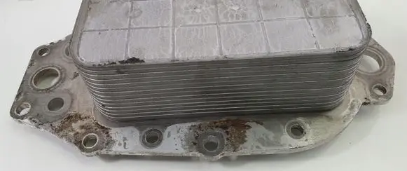 Citroen C5 Oil filter mounting bracket