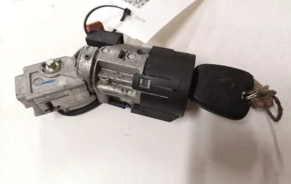 Peugeot 407 Ignition lock 9648445180