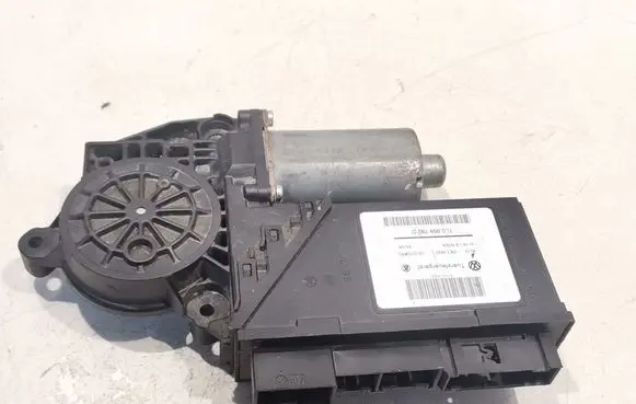 Volkswagen Touareg I Front door window regulator motor 7L0959792D