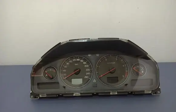 Volvo V70 Speedometer (instrument cluster) 30746102