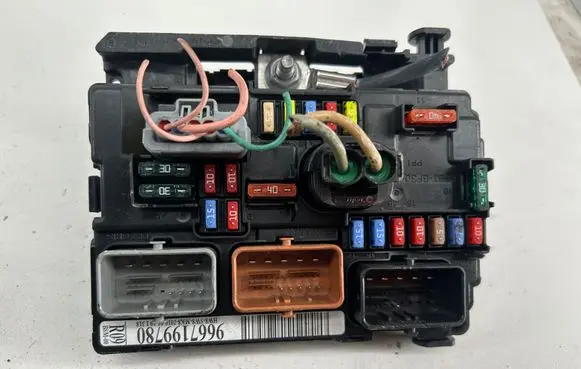 Citroen DS3 BSM Control unit 9667199780