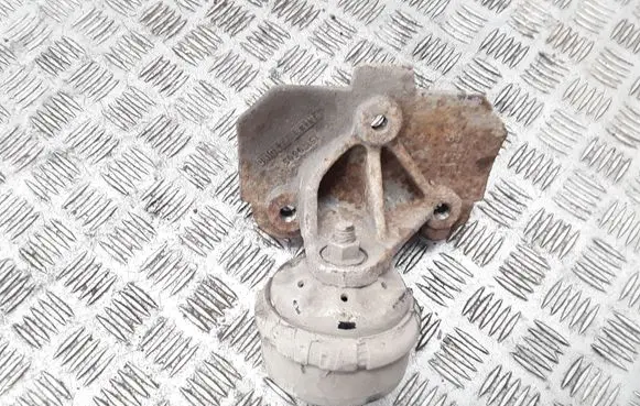 Saab 9-7X Engine mount bracket 15170505