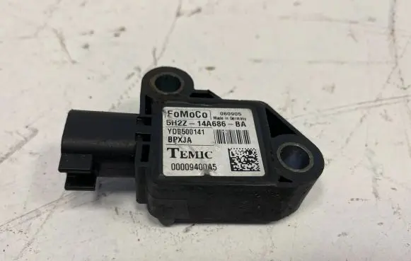 Land Rover Discovery 3 - LR3 Airbag deployment crash/impact sensor 5H2Z14A686BA 00009400A5 YDB500141