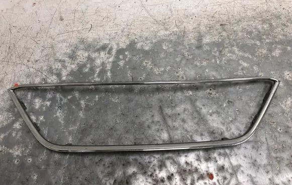 Seat Ibiza IV (6J,6P) Front bumper upper radiator grill 6J0854643B-BILI 6J0854643B