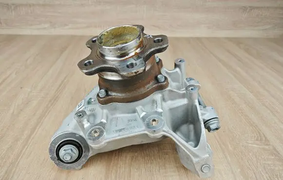 BMW X6 G06 Rear wheel hub 6876654