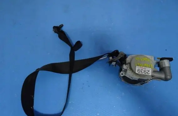 Hyundai i20 (PB PBT) Front seatbelt
