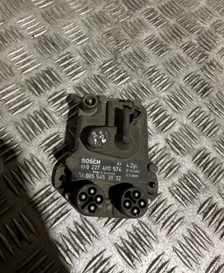 Mercedes-Benz 190 W201 Ignition amplifier control unit 0055453032
