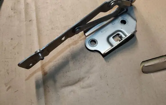 Chrysler Sebring (ST-22 - JR) Tailgate/trunk/boot hinge 