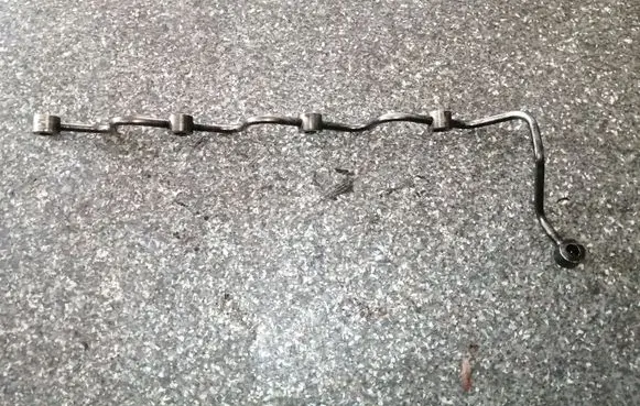 Toyota Avensis T250 Fuel return line/hose 