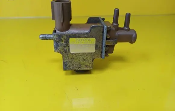 Toyota Avensis T220 Turbo solenoid valve 2581964120 1397000410