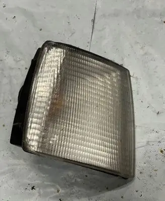 Volkswagen PASSAT B3 Front indicator light 1852758