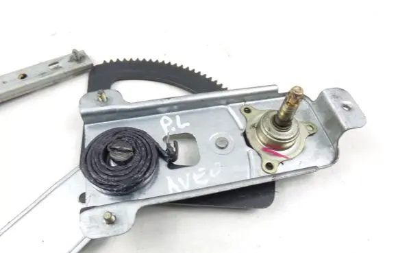 Chevrolet Aveo Front door manual window regulator 