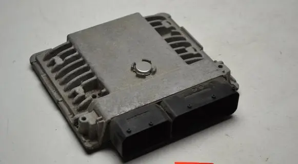 Skoda Octavia Mk2 (1Z) Engine control unit/module 03F906070F 5WP44611