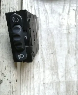 Opel Vivaro Headlight level height control switch 7700841235