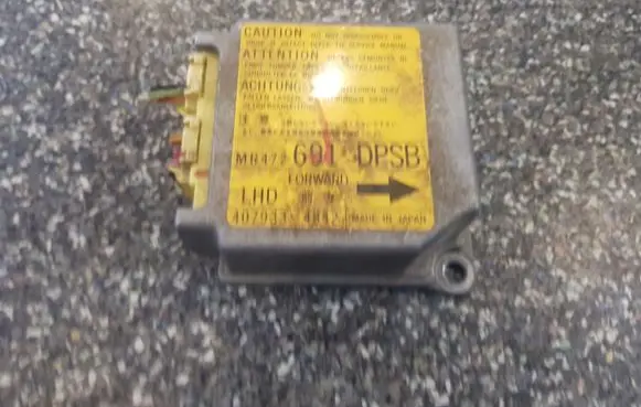 Mitsubishi Space Runner Airbag control unit/module MR472691