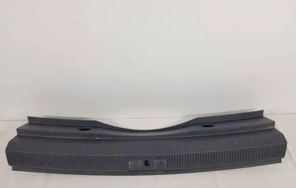 Trunk/boot sill cover protection