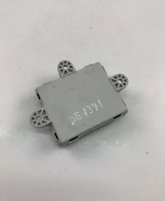 Volvo V40 Door control unit/module 31343044