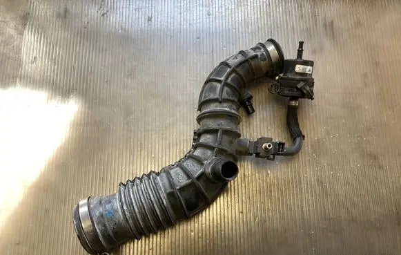Air intake hose/pipe