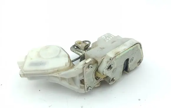 Mitsubishi Pajero Rear door lock