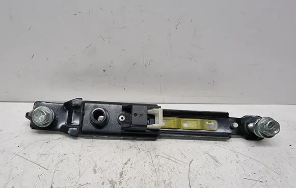 Hyundai Santa Fe Seat belt height adjuster 888902B000